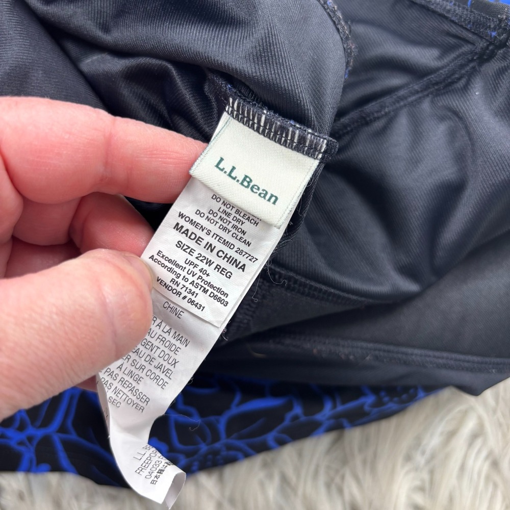 L.L. Bean Women's 22W Shaping Swimwear Clasp Halter Dress Print Blue Floral - Picture 3 of 5
